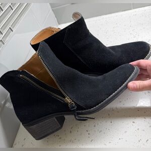 White Mountain Black Suede Ankle Boots